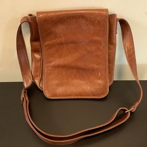 Vagi Leather Messenger Bag